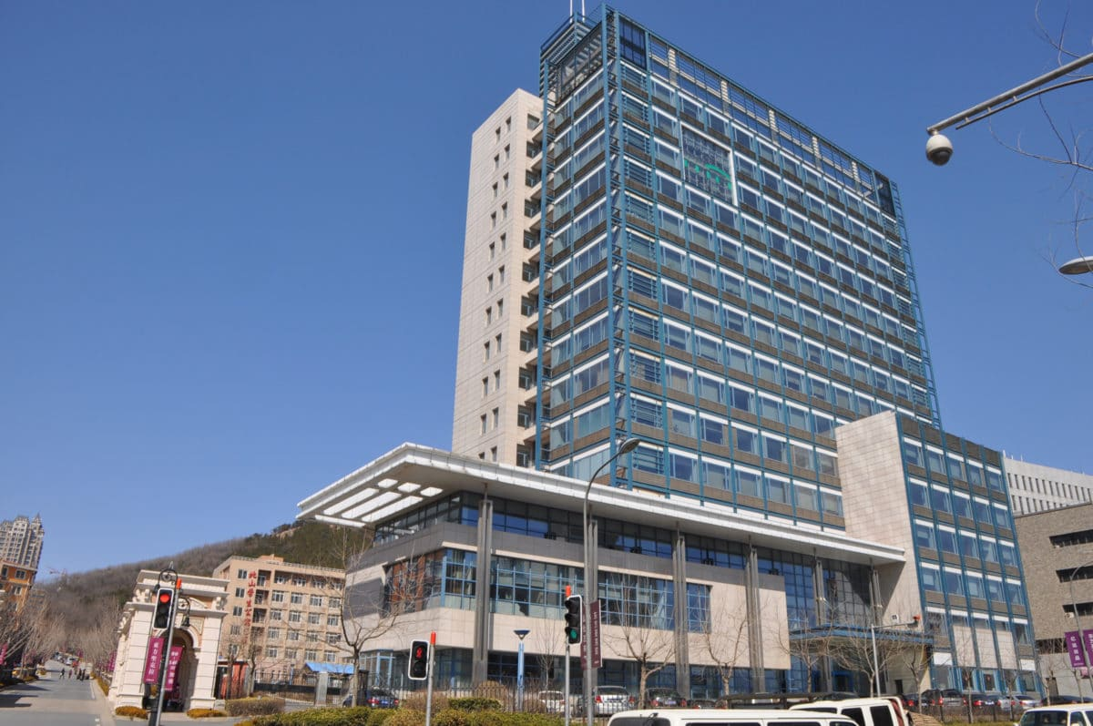 Increasing PVT-assisted heat pump efficiency with liquid overfeed design